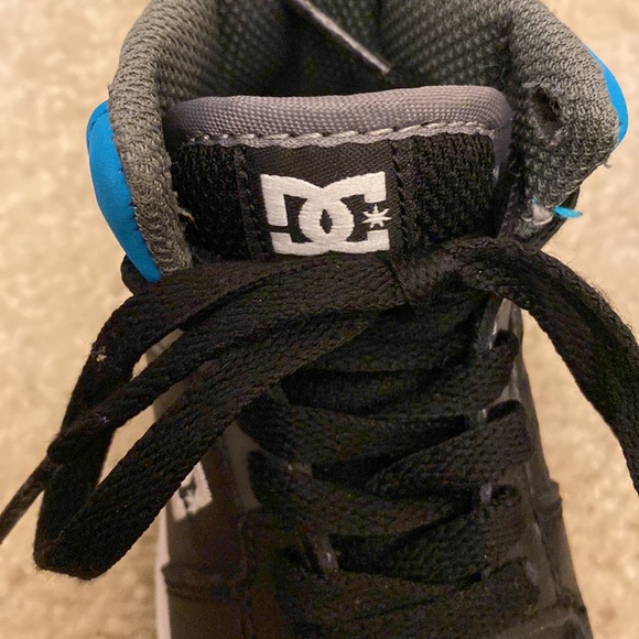 DC Spark High rise skateboarding leather shoes size 6 - Picture 3 of 6
